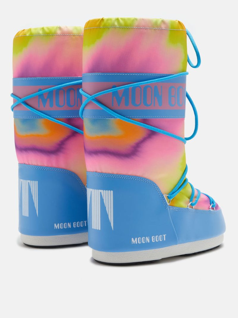 https://www.leisuresocial.com/cdn/shop/files/moon-boot-icon-tie-dye-blue-boots_20095443_45289886_800_1024x1024.jpg?v=1698484831